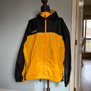 Columbia rain/ wind jacket size XL